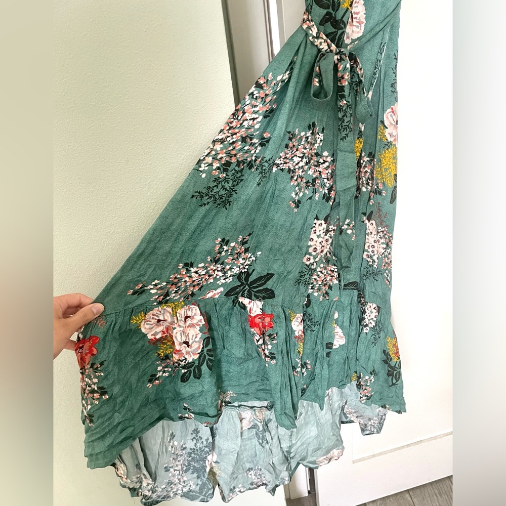 VICI ‘Fit to the Max’ Floral Wrap Maxi Dress - Picture 5 of 6